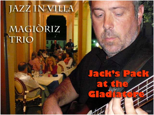 The jazz trio Magiòriz, with Luca Giovacchini on guitar, Alessandro Rizzardi on sax and Renato Marciano on bass where playing some cool ... - double_bill