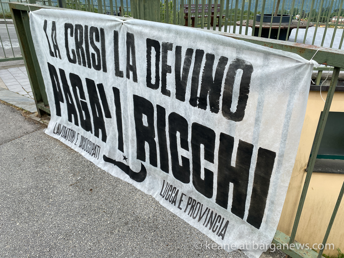 Barga returns to life – with banners and polemic